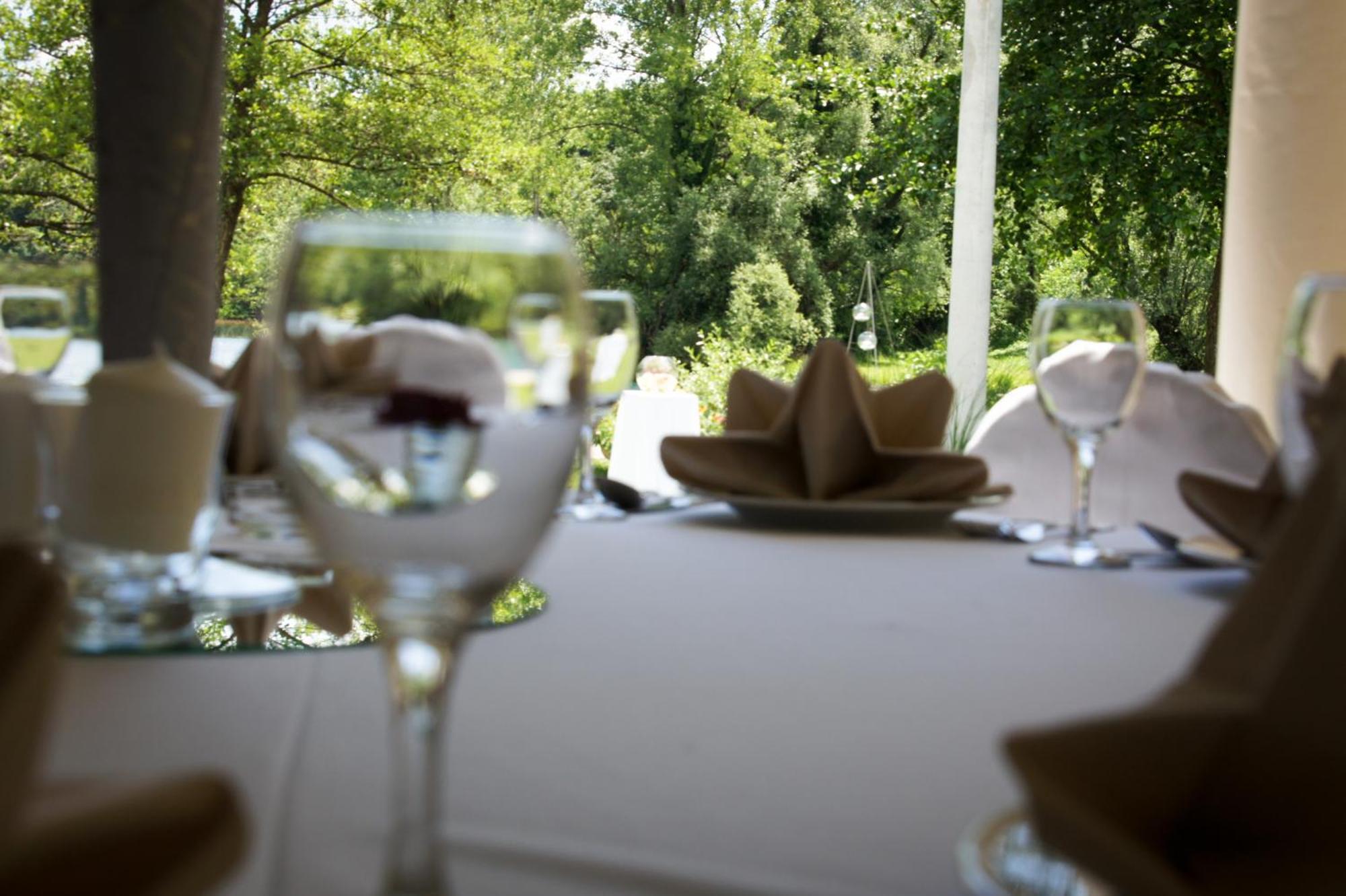 Bed&Breakfast Restaurant DP Donji Zvecaj Extérieur photo