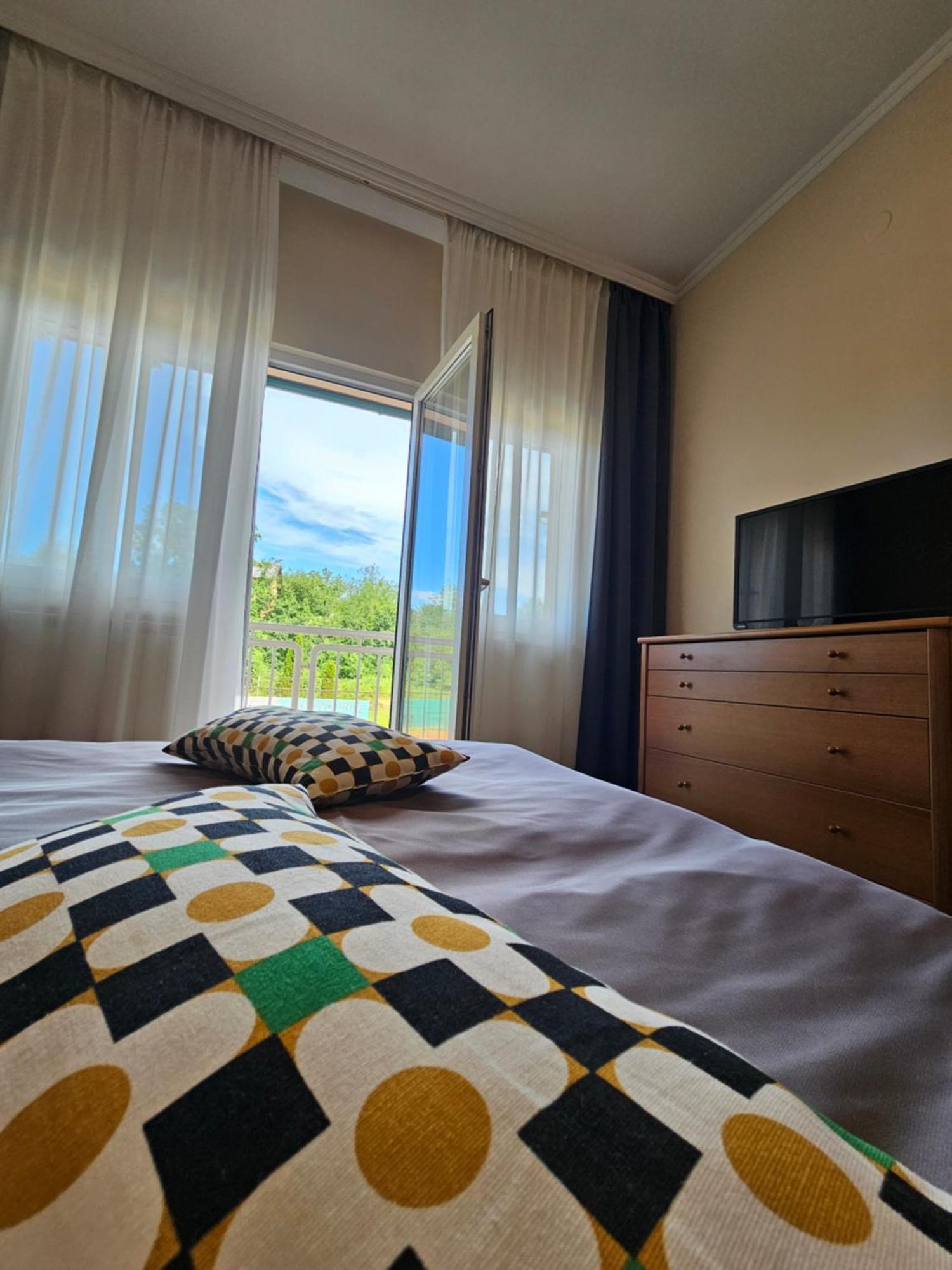 Bed&Breakfast Restaurant DP Donji Zvecaj Chambre photo