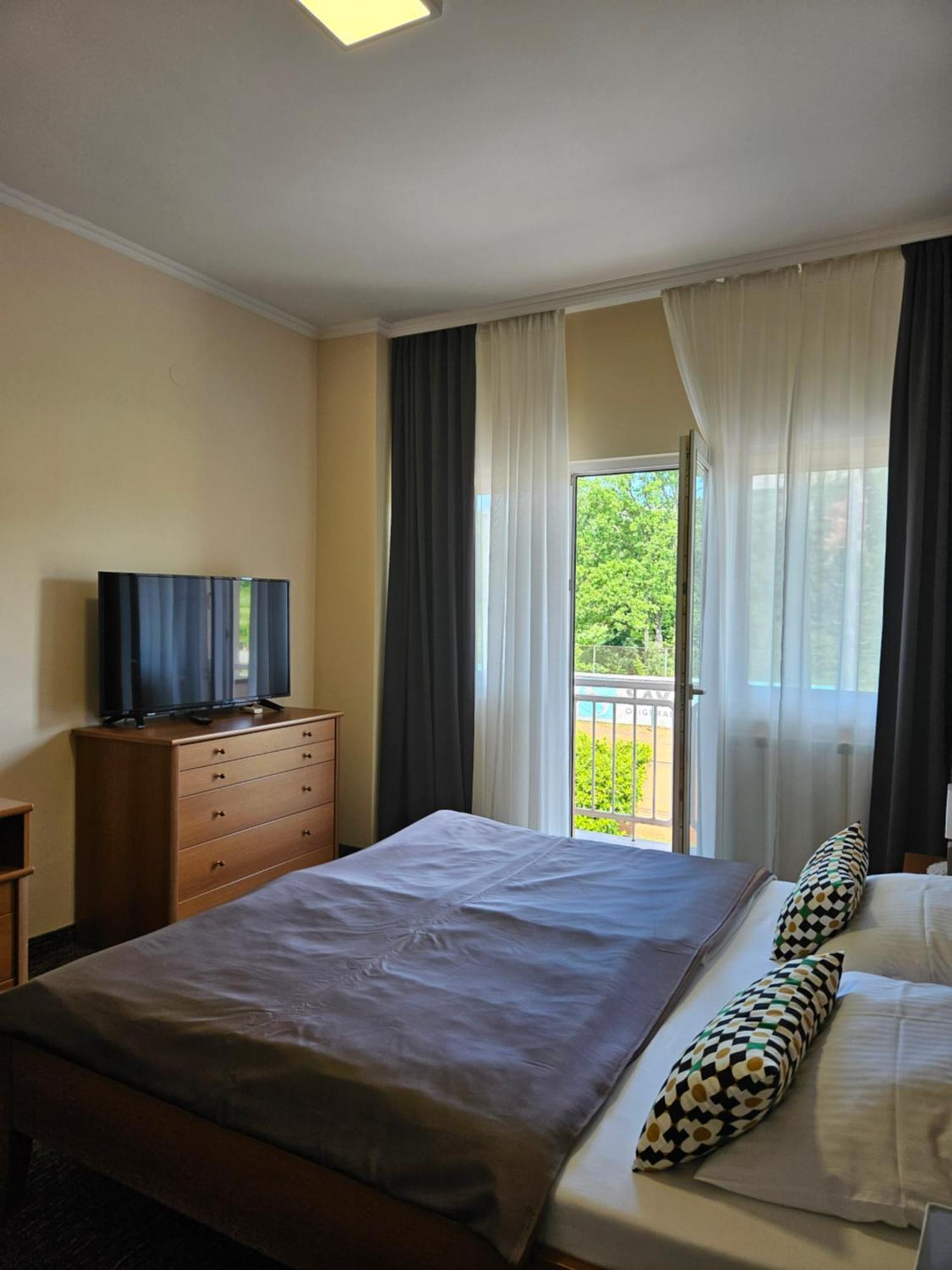 Bed&Breakfast Restaurant DP Donji Zvecaj Chambre photo